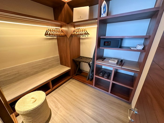 Four Seasons Tamarindo Suite closet