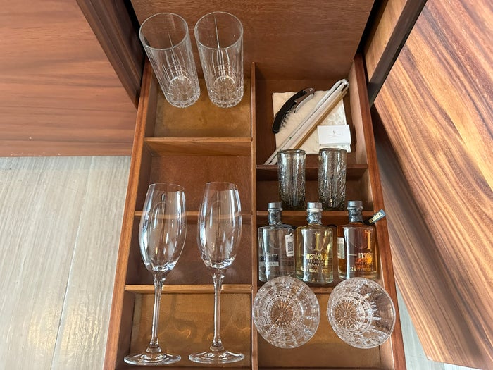 Four Seasons Tamarindo Suite glassware