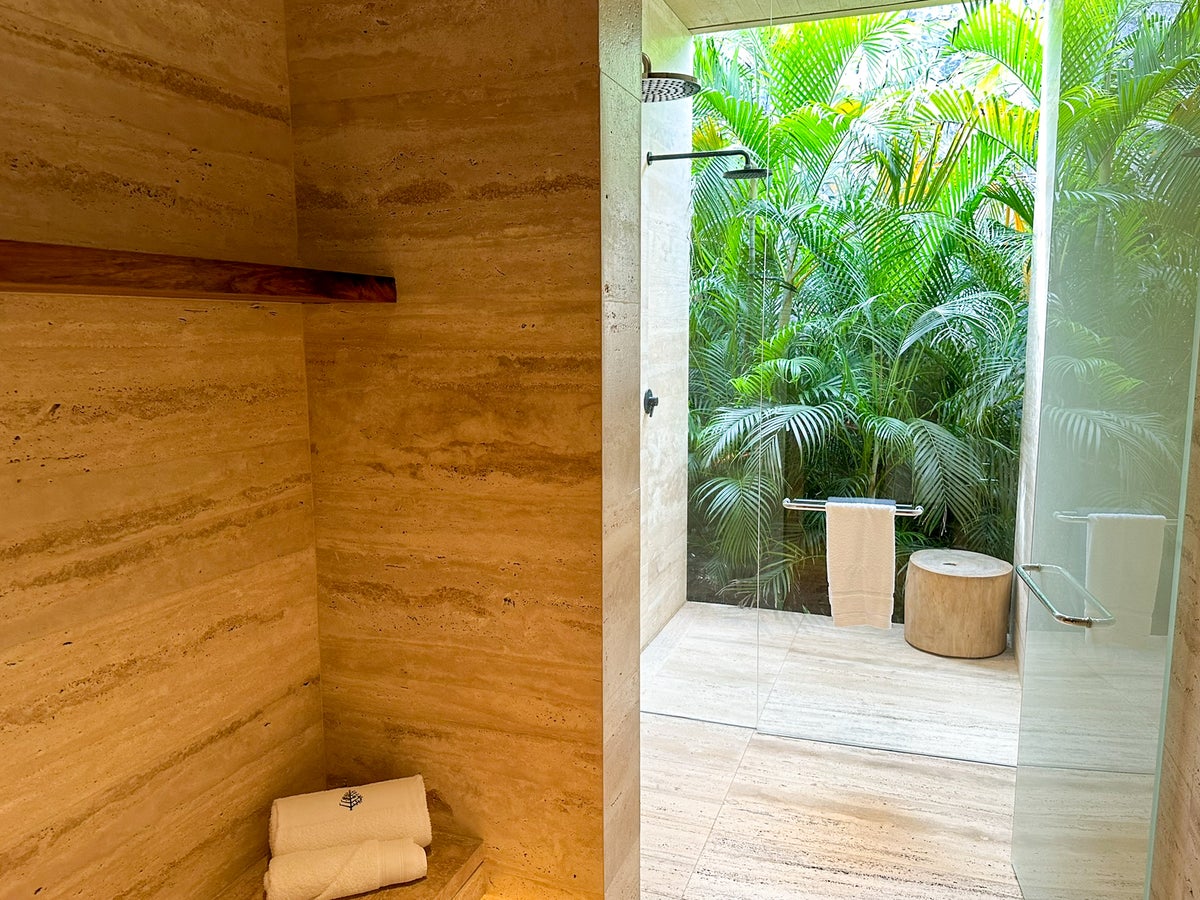 Four Seasons Tamarindo spa showers