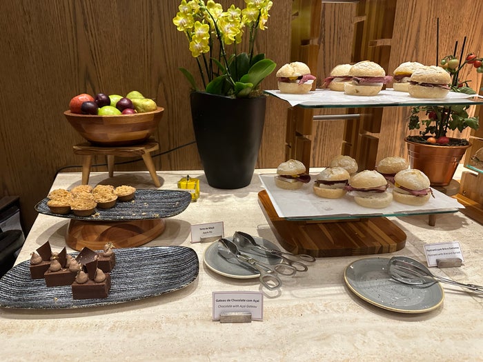 Grand Hyatt Sao Paulo lounge club happy hour desserts Grand Hyatt Sao Paulo lounge club happy hour desserts