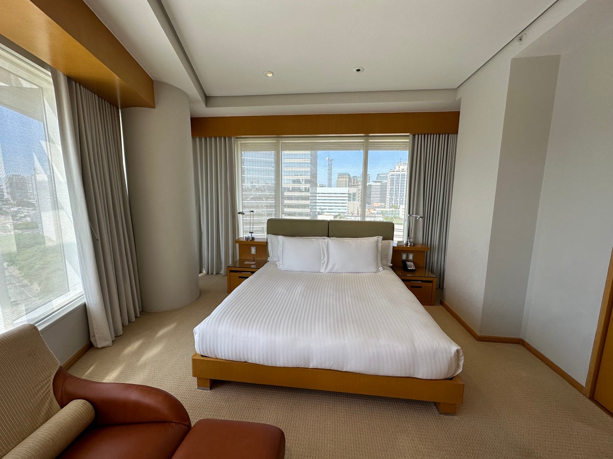 Grand Hyatt Sao Paulo suite king bed
