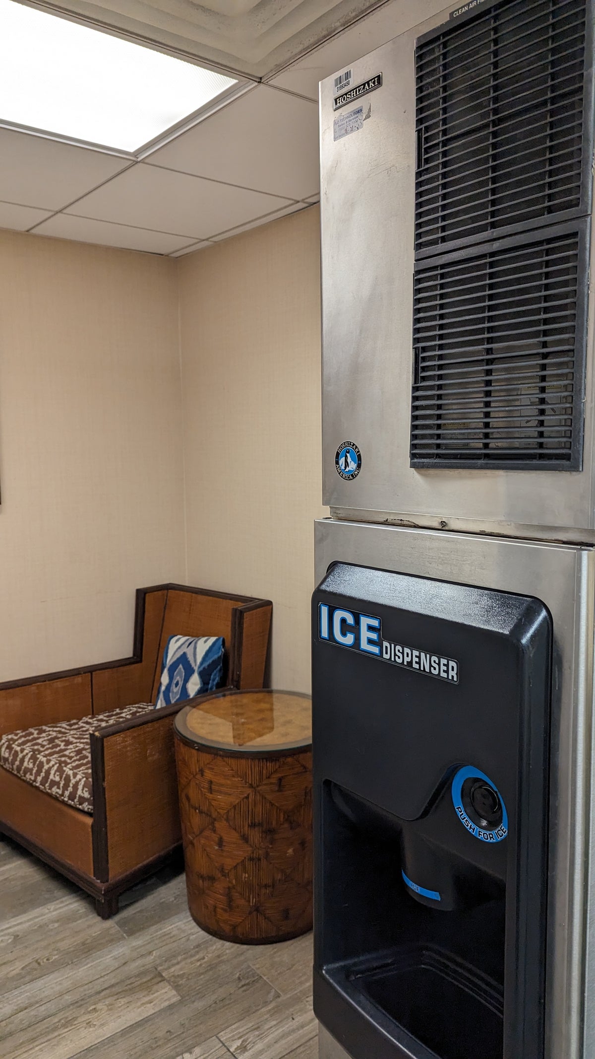 Hilton Pensacola Beach amenities laundry room ice maker and seating