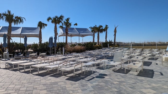 Hilton Pensacola Beach amenities pool loungers Hilton Pensacola Beach amenities pool loungers