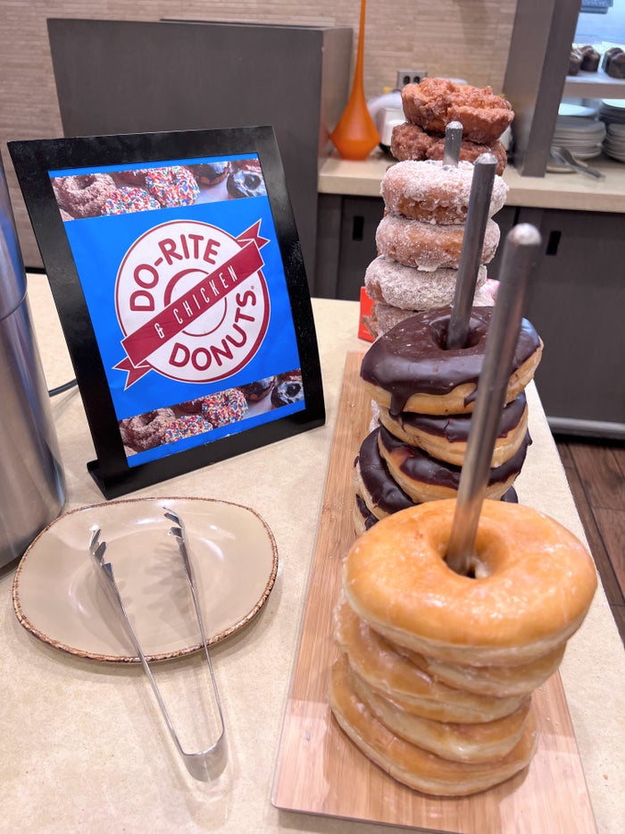 Hyatt Regency Chicago American Craft Kitchen breakfast buffet donuts