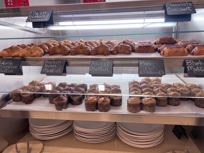 Hyatt Regency Chicago American Craft Kitchen breakfast buffet pastries