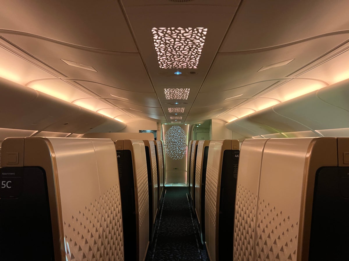 Etihad Airways Airbus A380 First Class Apartment Review [LHR to AUH]