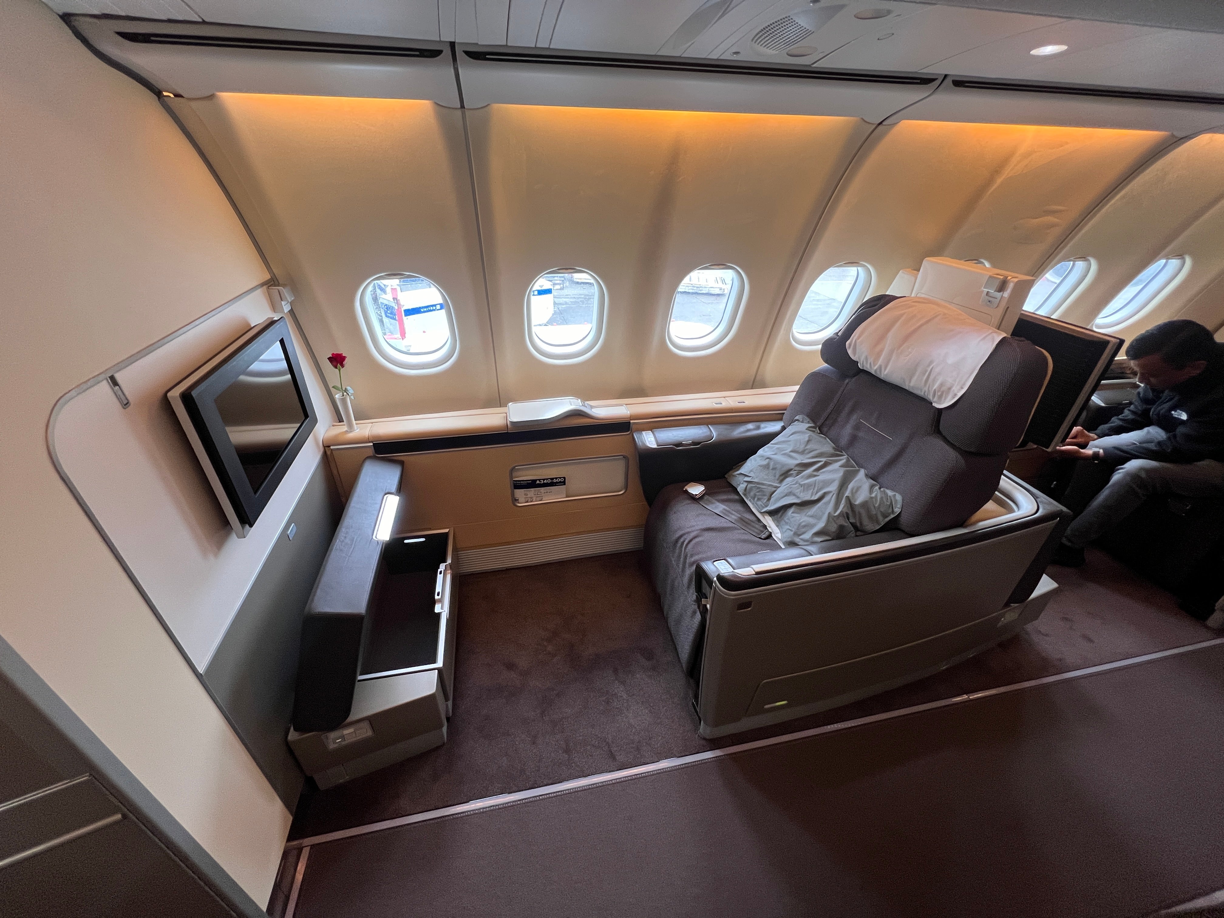 Lufthansa Airbus A340-600 First Class Review [FRA to ORD]