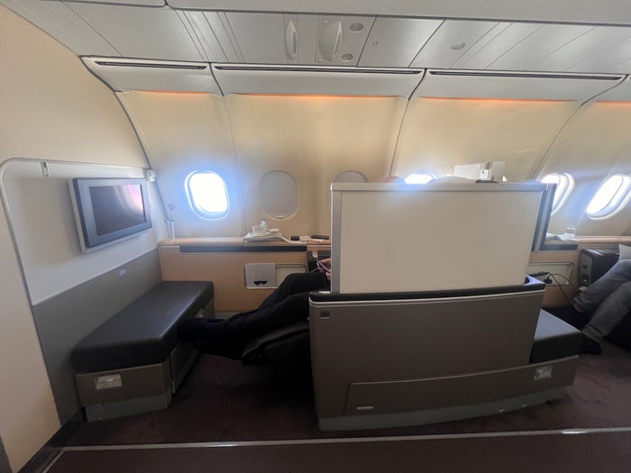 LH F A346 seat 1k privacy dividers LH F A346 seat 1k privacy dividers