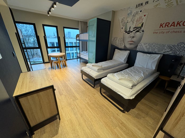 MEININGER Krakow Centrum family room beds from door