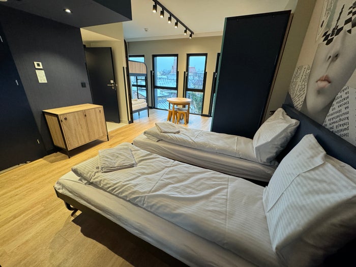 MEININGER Krakow Centrum family room room from right corner