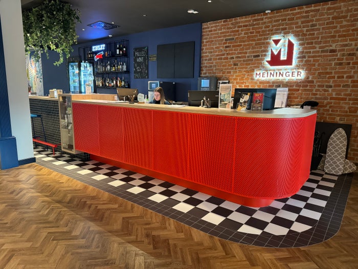 MEININGER Krakow Centrum front desk