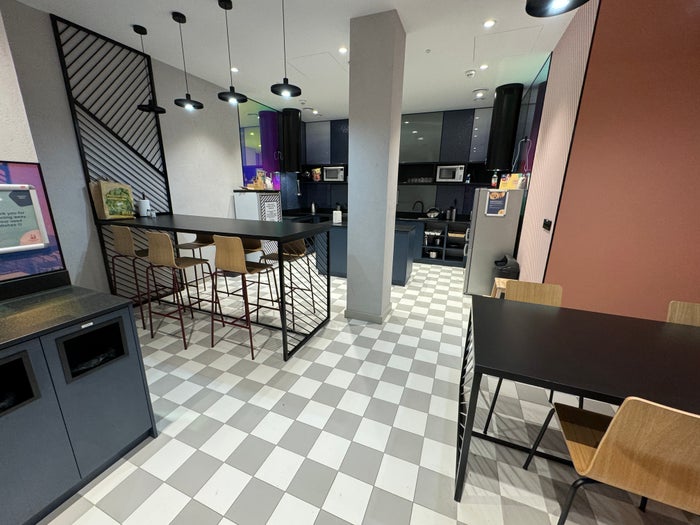 MEININGER Krakow Centrum kitchen seating