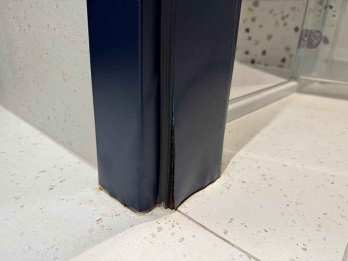 MEININGER Krakow Centrum shower damage