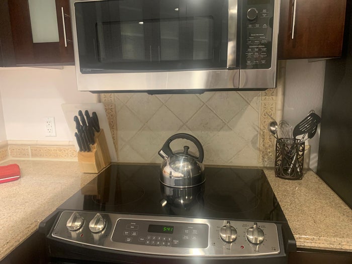 Marriotts Grand Chateau Las Vegas 2BR Villa kitchen stove and microwave Marriotts Grand Chateau Las Vegas 2BR Villa kitchen stove and microwave
