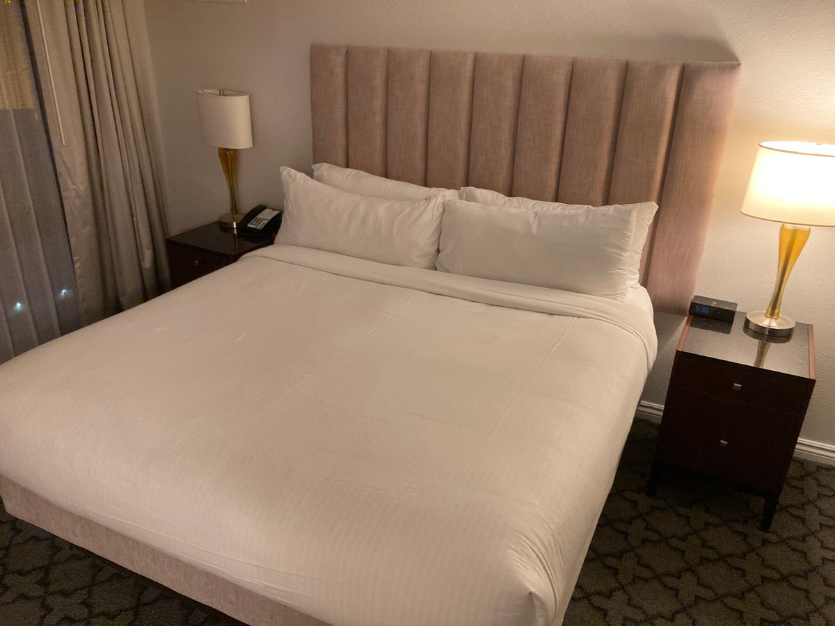 Marriotts Grand Chateau Las Vegas 2BR Villa master bedroom bed
