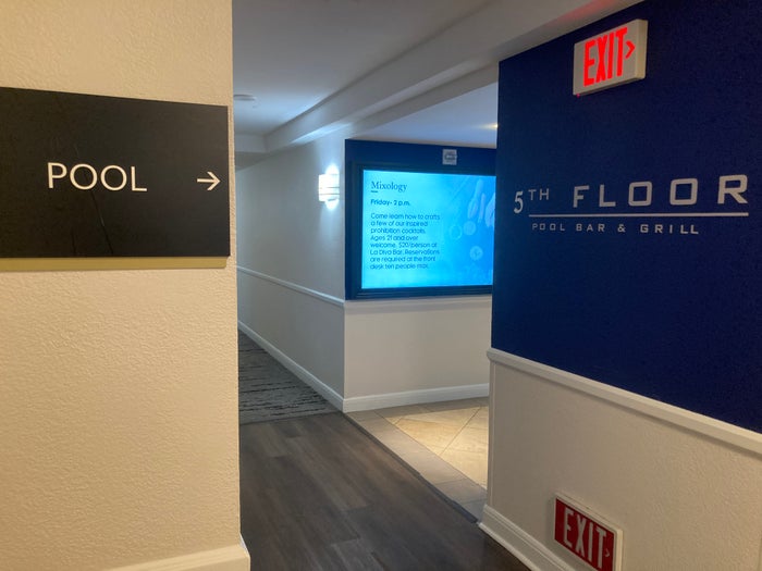Marriotts Grand Chateau Las Vegas fifth floor pool signs Marriotts Grand Chateau Las Vegas fifth floor pool signs