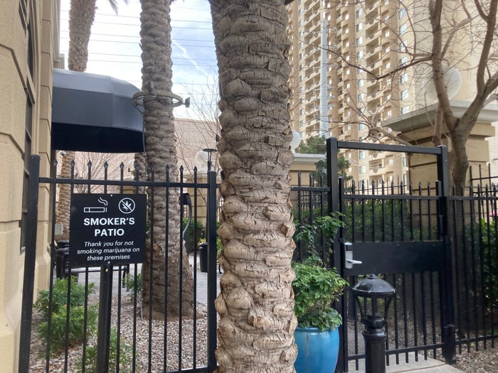 Marriotts Grand Chateau Las Vegas smoking area Marriotts Grand Chateau Las Vegas smoking area