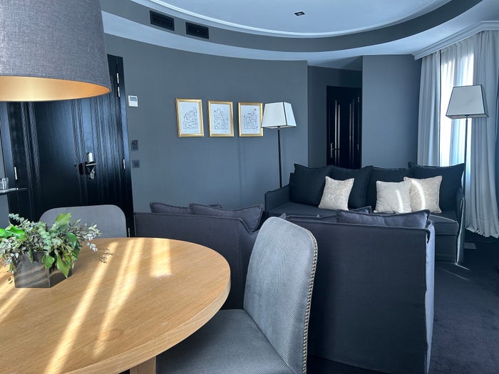 Principal Suite living room