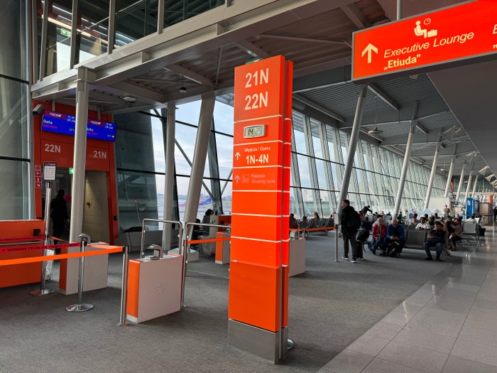 Qatar Airways Warsaw Airport 21N 22N Qatar Airways Warsaw Airport 21N 22N