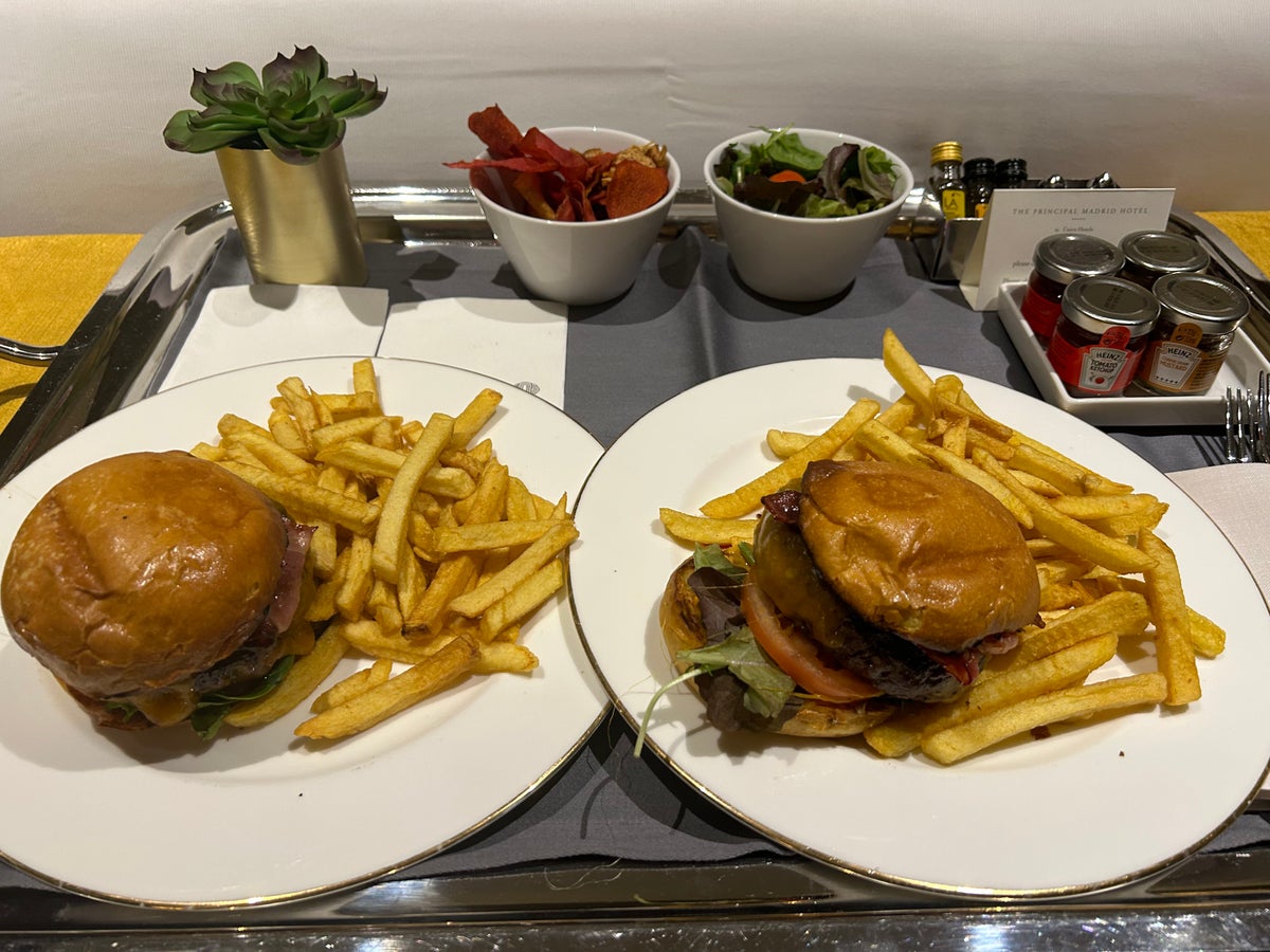 The Principal Madrid Room service burgers