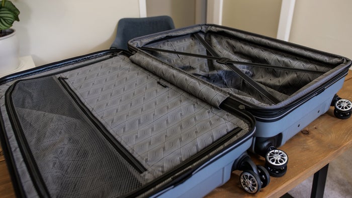 Samsonite Centric 2 Hardside Luggage Interior Compartments