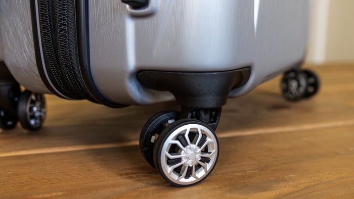 Samsonite Centric 2 spinner wheels