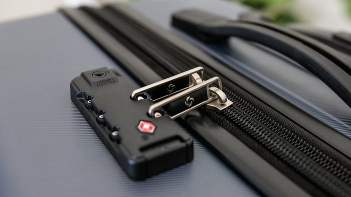 Samsonite Evolve SE Hardside lock