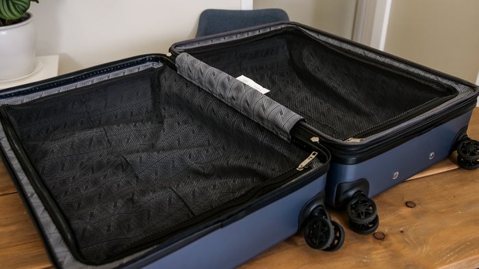 Samsonite Evolve Se Hardside Interior Compartments