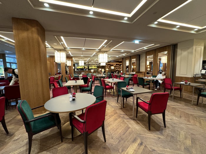 Sheraton Salzburg Breakfast Room 