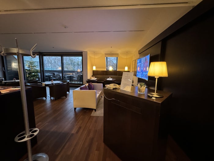 Sheraton Salzburg Club Host Stand