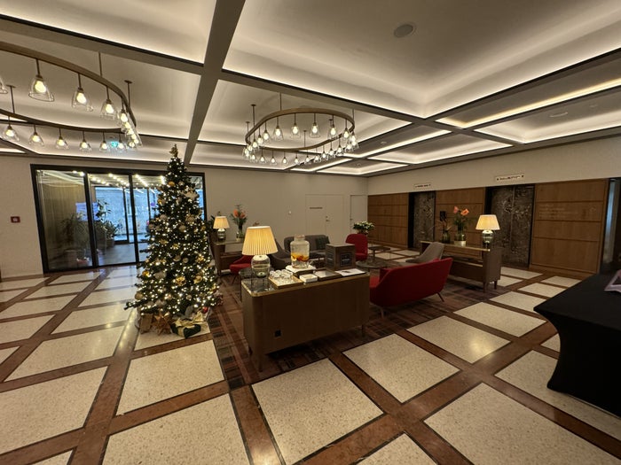 Sheraton Salzburg Lobby Toward Elevator