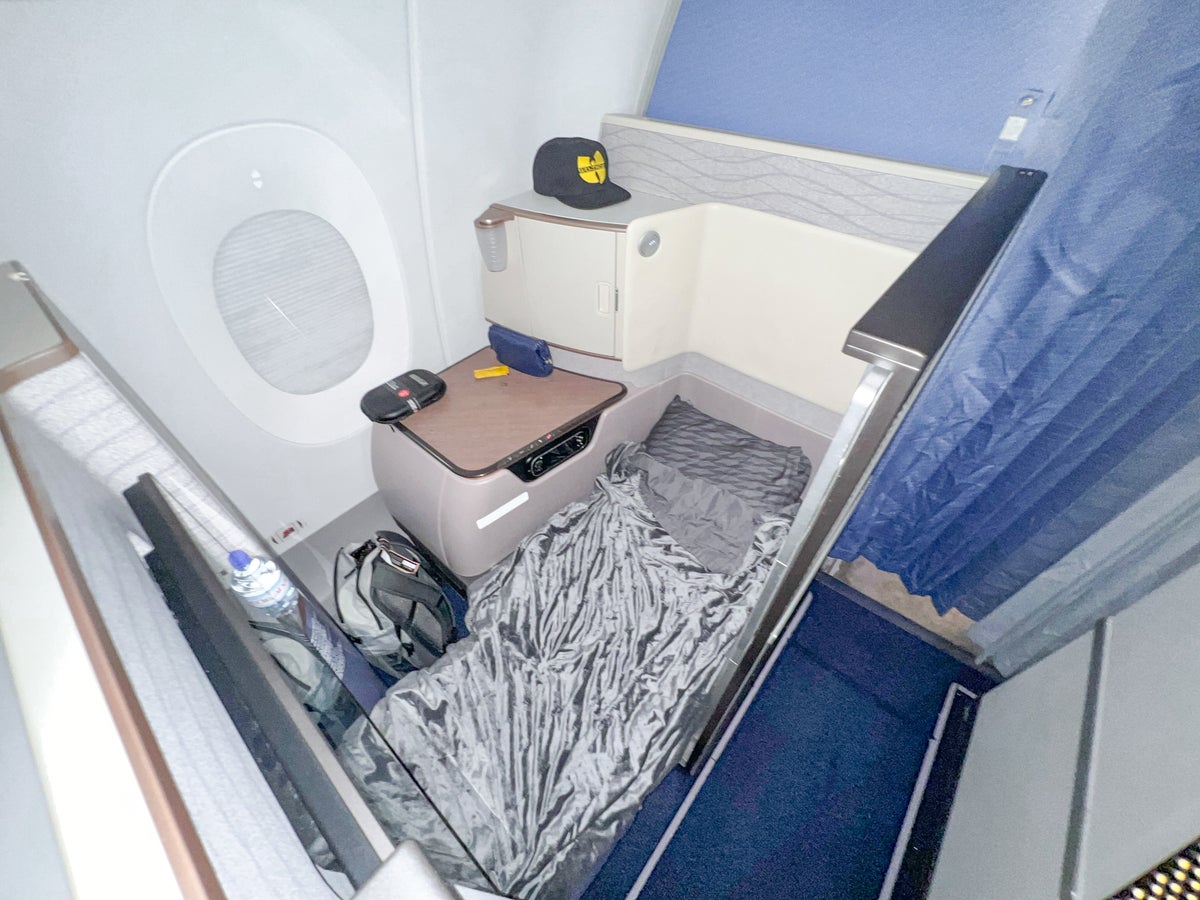 Turkish J A350 2024 bed with pillow and covers 