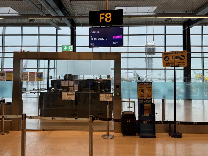 Wizz Air CPH GDN F8 gate Wizz Air CPH GDN F8 gate