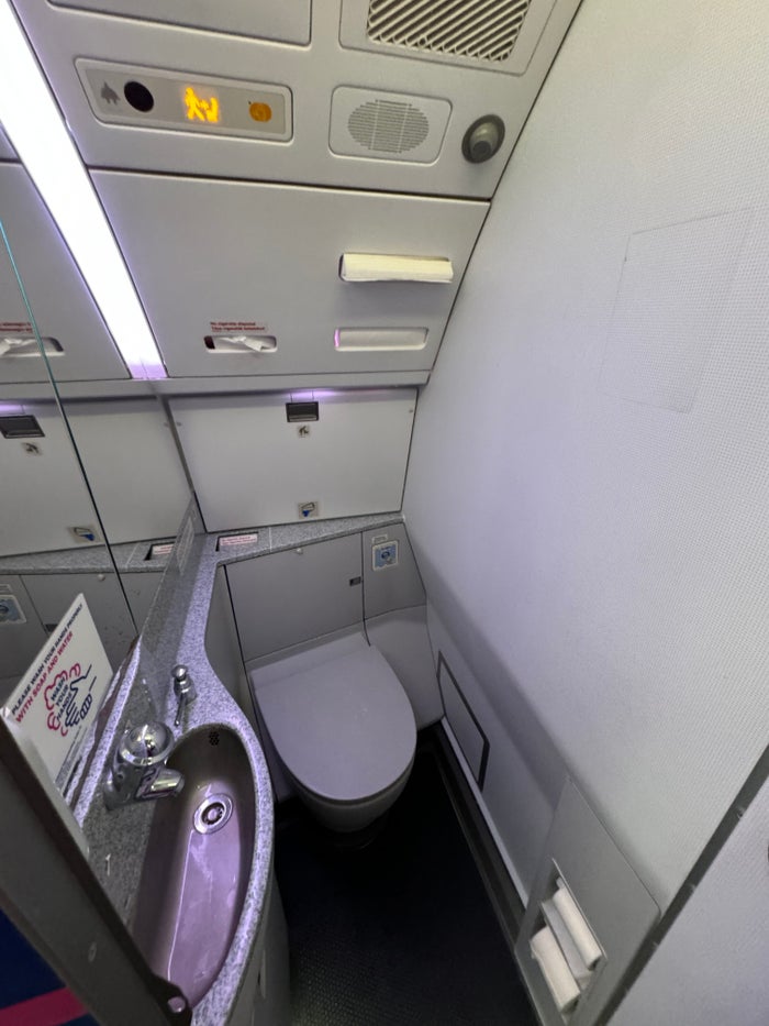 Wizz Air CPH GDN lavatory Wizz Air CPH GDN lavatory