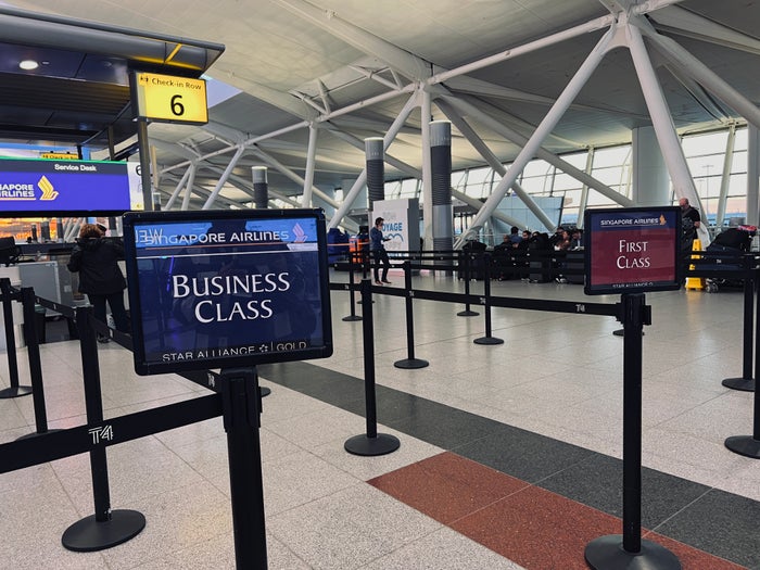 Singapore check in lines business and first class Singapore check in lines business and first class