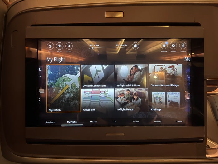 Singapore business 777 IFE screen Singapore business 777 IFE screen