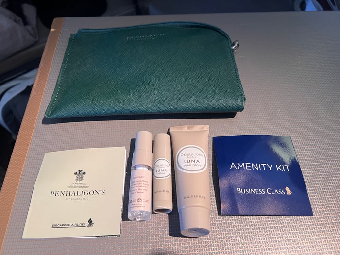 Singapore business 777 amenity kit inside Singapore business 777 amenity kit inside