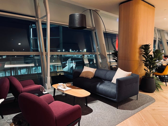 Chase Sapphire Lounge JFK more seating Chase Sapphire Lounge JFK more seating
