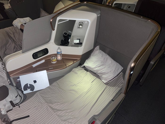 Singapore business 777 bed front Singapore business 777 bed front