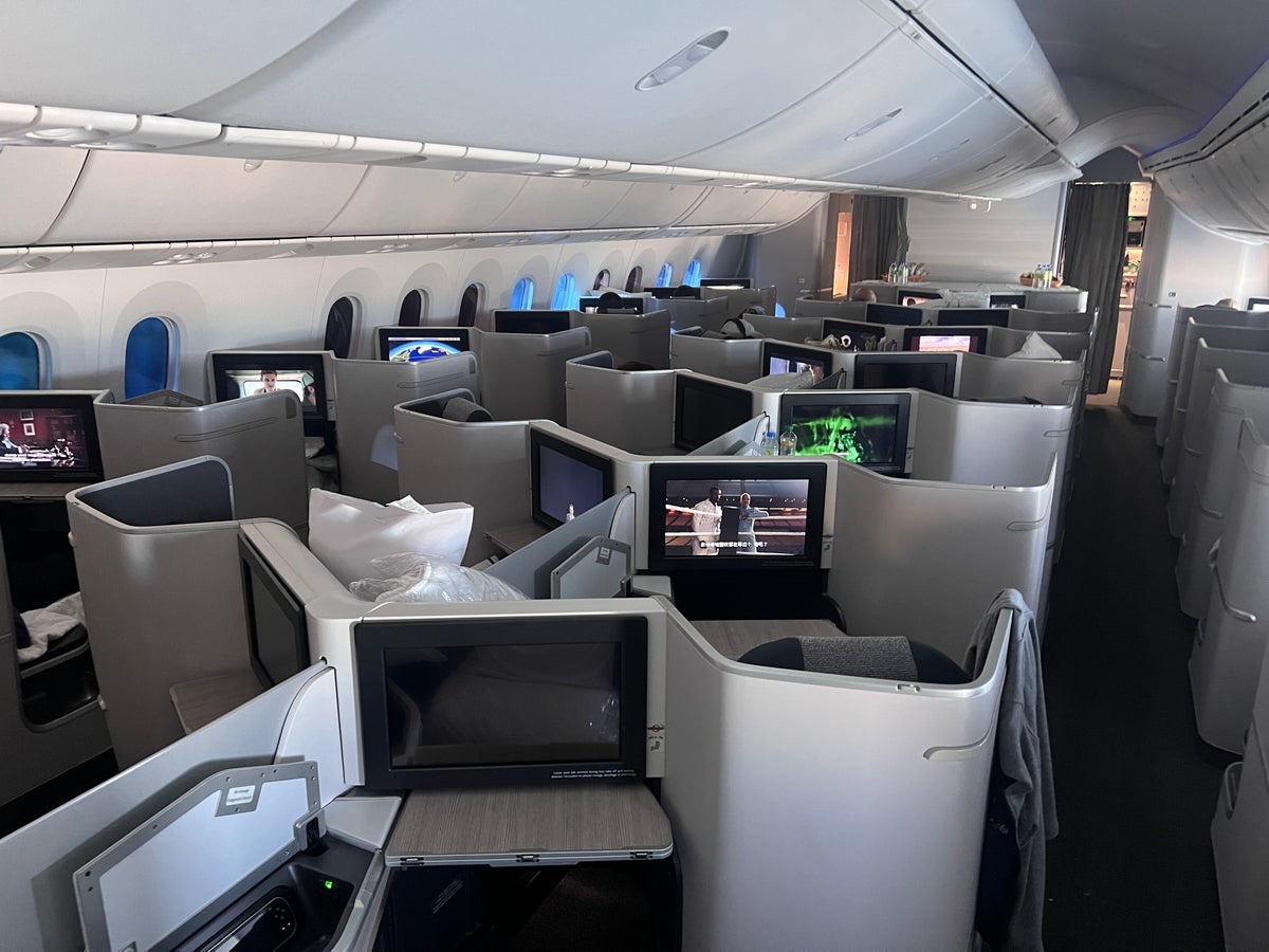 Air Canada business class cabin 787