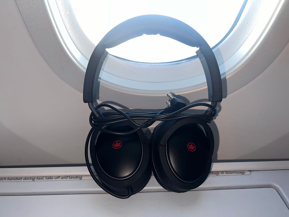 Air Canada business class headphones