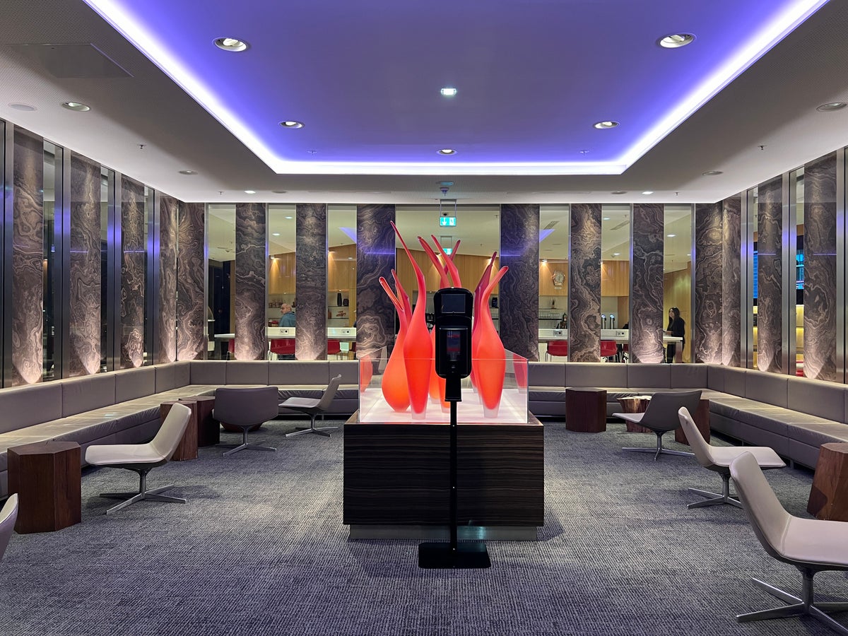 Air canada business maple leaf lounge Frankfurt center seating and art