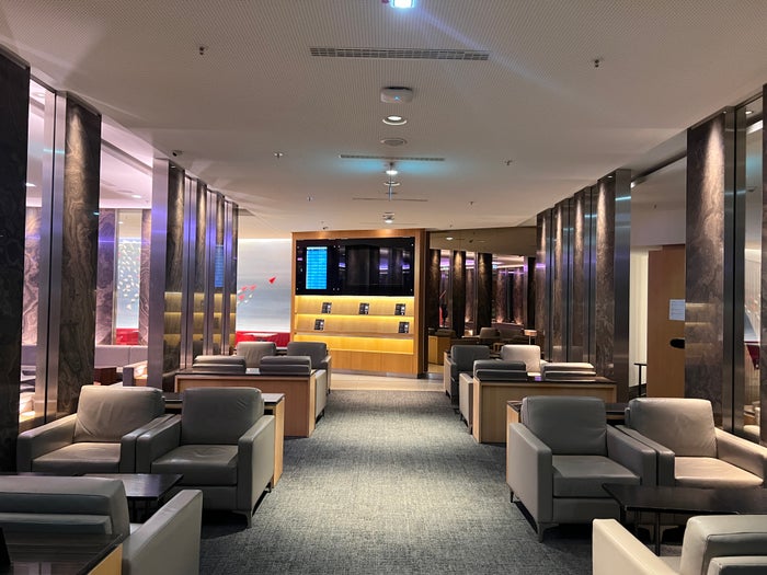 Air canada business maple leaf lounge Frankfurt even more seating Air canada business maple leaf lounge Frankfurt even more seating