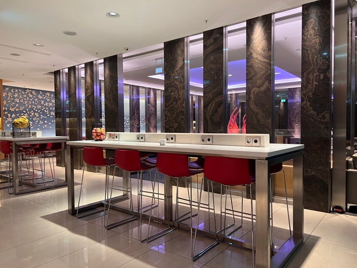 Air Canada business Maple Leaf Lounge Frankfurt high chairs