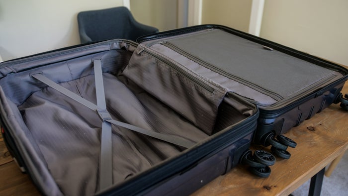 Delsey Helium Aero Interior Compartment