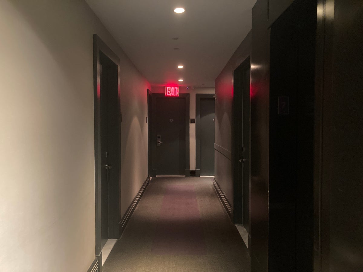 Dream Midtown view of hallway and elevator door