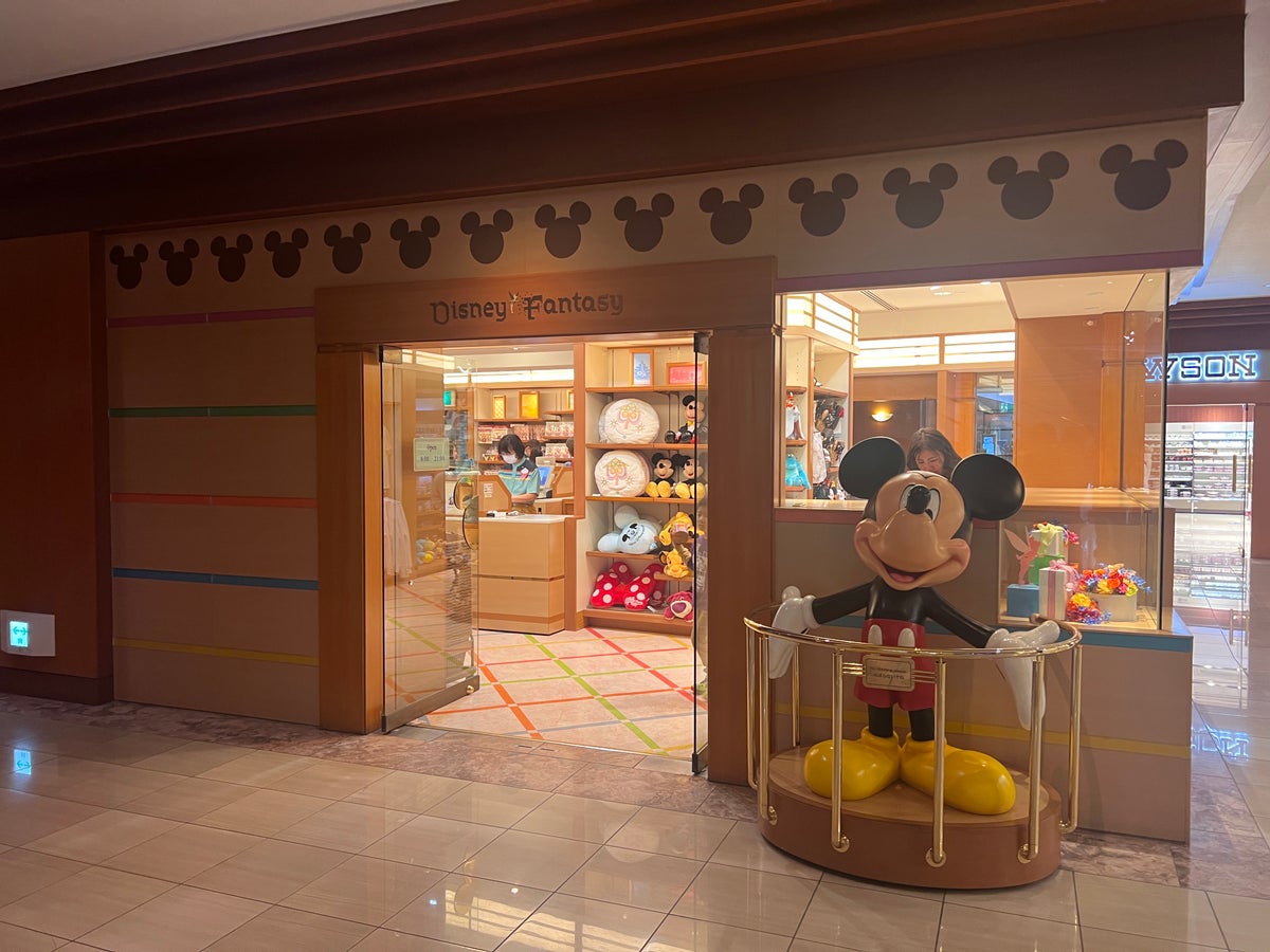 Hilton Tokyo Bay Disney fantasy store