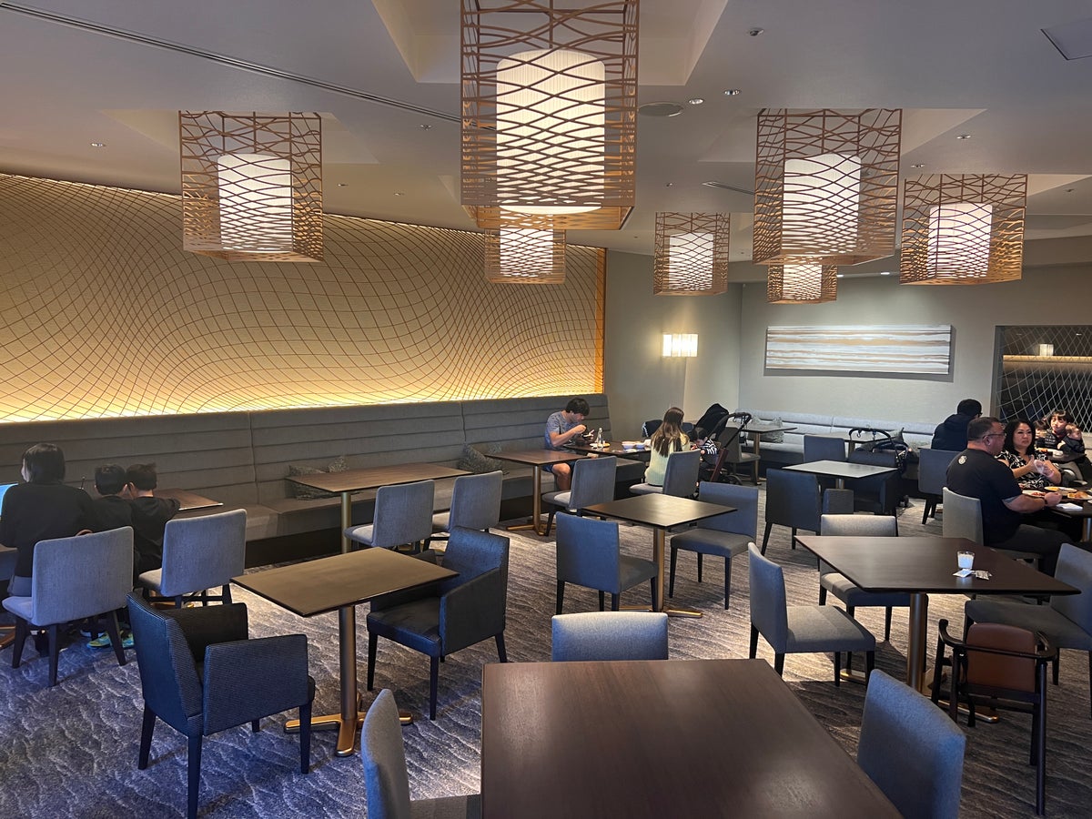 Hilton Tokyo Bay executive lounge seating area