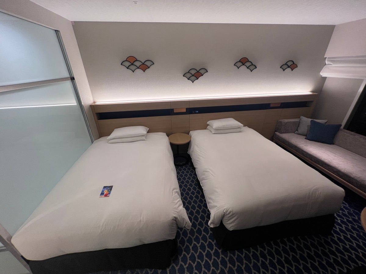 Hilton Tokyo Bay room beds top