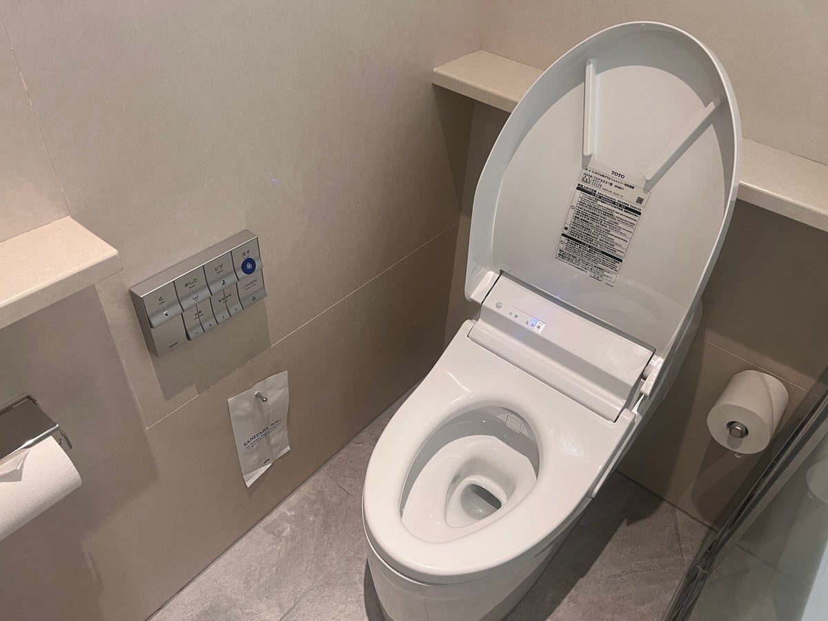 Hilton Tokyo Bay room toilet bidet